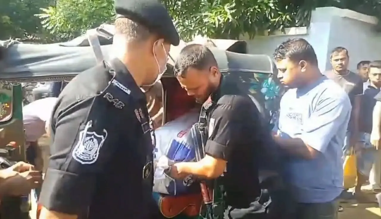 কক্সবাজারে অটোরিকশায় তল্লাশি, মালিকবিহীন ৩ লাখ ইয়াবা উদ্ধার করলো এসআরবি