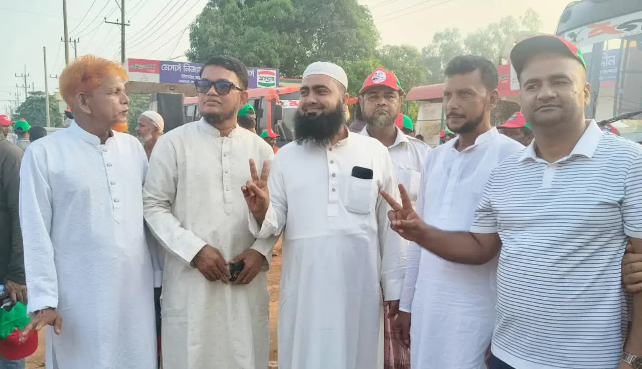 সাতকানিয়ায় দলীয় মনোনয়ন ফরম সংগ্রহ করলেন হাজী ফোরকান