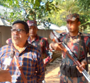 মিরসরাই সীমান্ত দিয়ে ভারতে পালানোর সময় দ্বৈত নাগরিক আটক