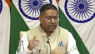 শেখ হাসিনাকে ফেরত পাঠানোর অনুরোধ খতিয়ে দেখা হচ্ছে: জয়সওয়াল