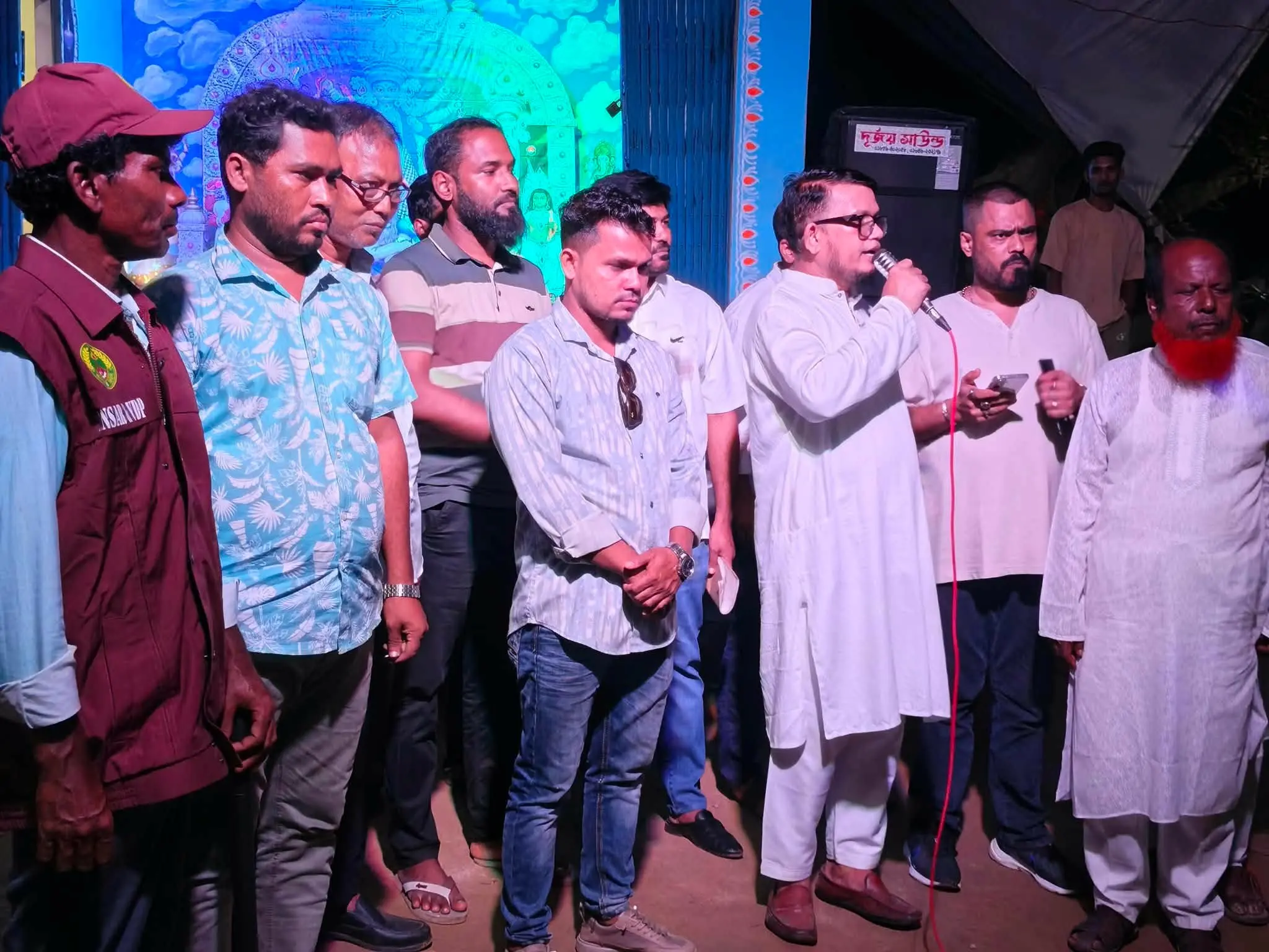 ঢেমশায় দুর্গোৎসবে সম্প্রীতি: সব ধরনের সহযোগিতার আশ্বাস হাজি ফোরকানের