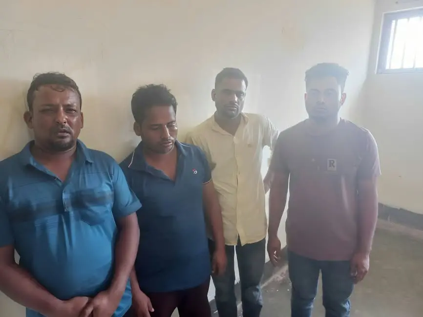 ফটিকছড়ির হেঁয়াকোতে টাওয়ারের ব্যাটারি চুরির চেষ্টা, ধাওয়া খেয়ে সুয়াবিলে আটক ৫