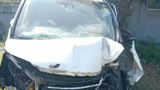 পরিবারসহ বান্দারবন যাওয়ার পথে মাইক্রোবাস দুর্ঘটনা, প্রাণ গেল মা-মেয়ের