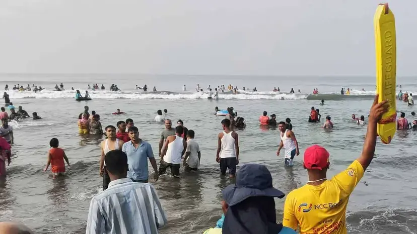 কক্সবাজারে সৈকতে ভেসে এলো আরও এক মরদেহ, নিহত বেড়ে ৪