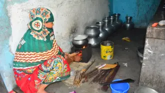 গ্যাস-বিদ্যুৎ সংকটের জোড়া ধাক্কায় ছুটির দিনেও স্বস্তি নেই চট্টগ্রামে