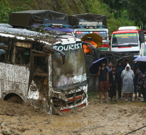 অবিরাম বৃষ্টিতে নেপালে ভয়াবহ বন্যা-ভূমিধস, নিহত অন্তত ১১২