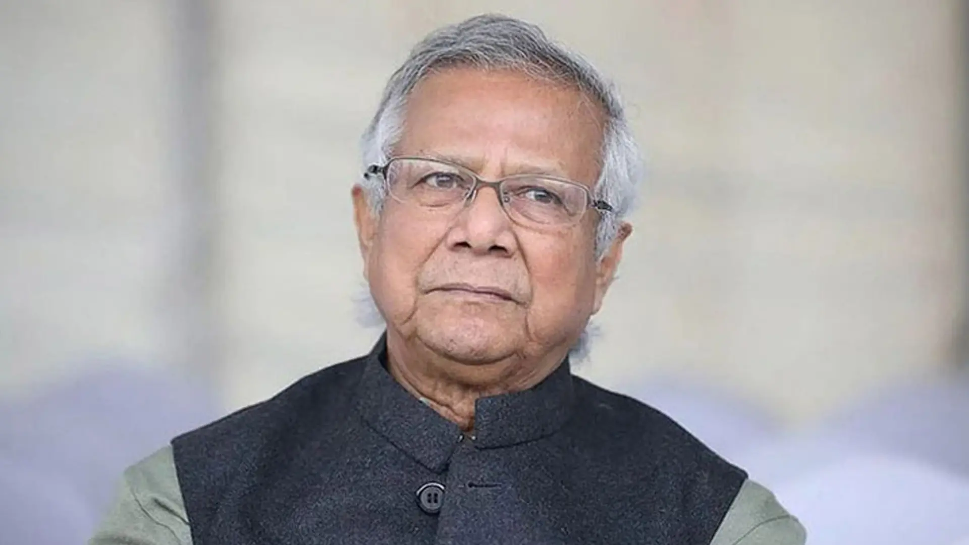 ড. ইউনূসসহ সব উপদেষ্টার দেশত্যাগে নিষেধাজ্ঞা চেয়ে রিট