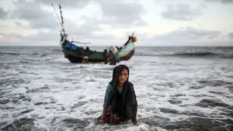 বঙ্গোপসাগরের মিয়ানমার উপকূলে ২ নৌকাডুবি : ৫৩০ রোহিঙ্গা নিহত