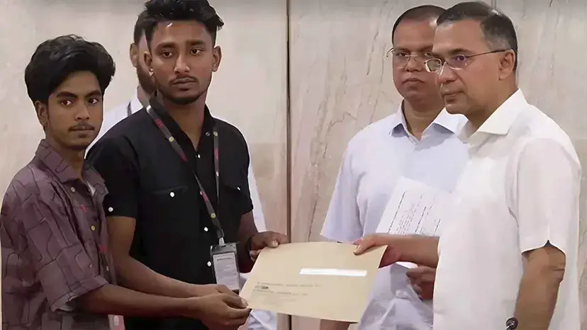 গুম-খুন ও জুলাই শহীদ পরিবারের ৭৪ জনকে নিয়োগপত্র দিলেন প্রধানমন্ত্রী